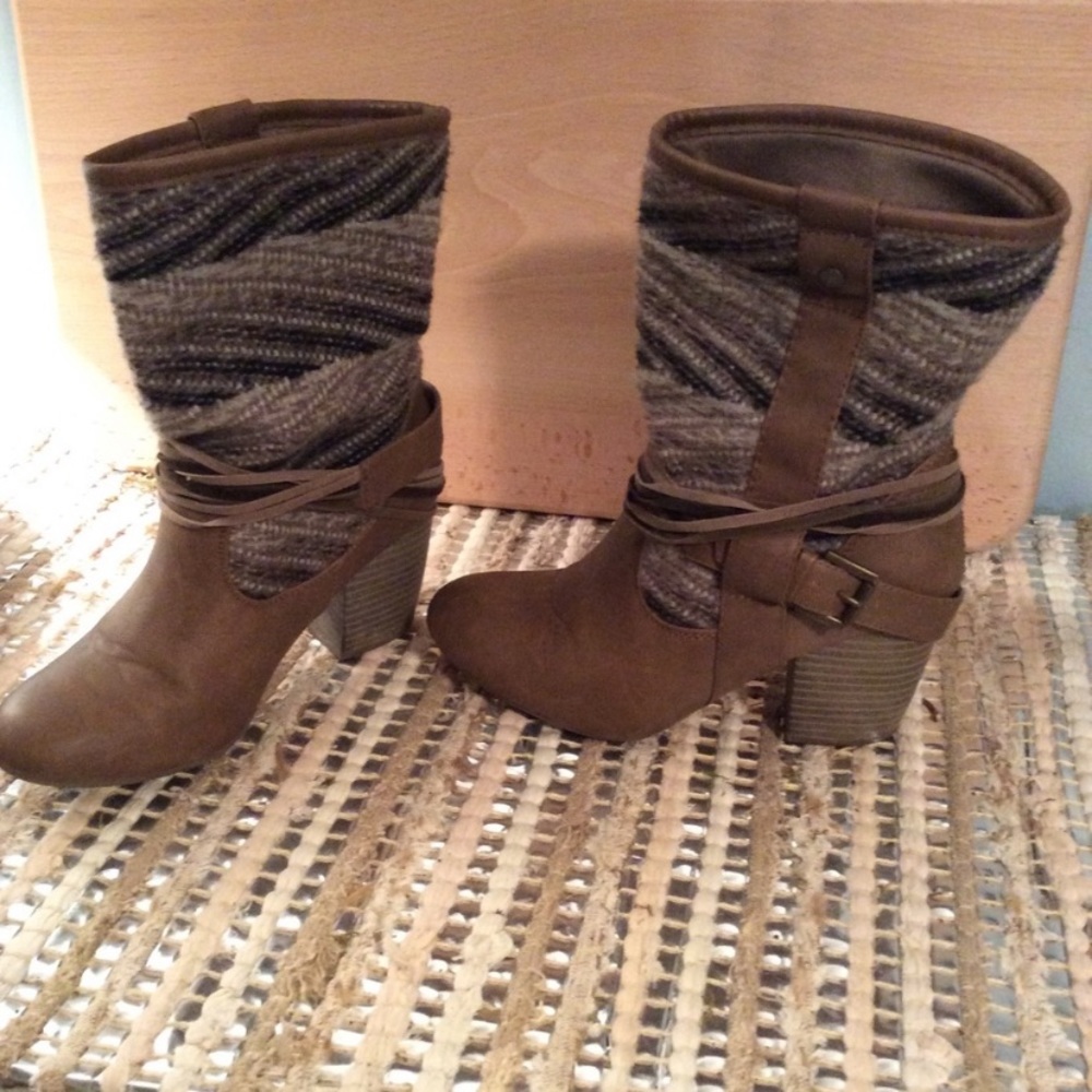 Fun neutral brown boot